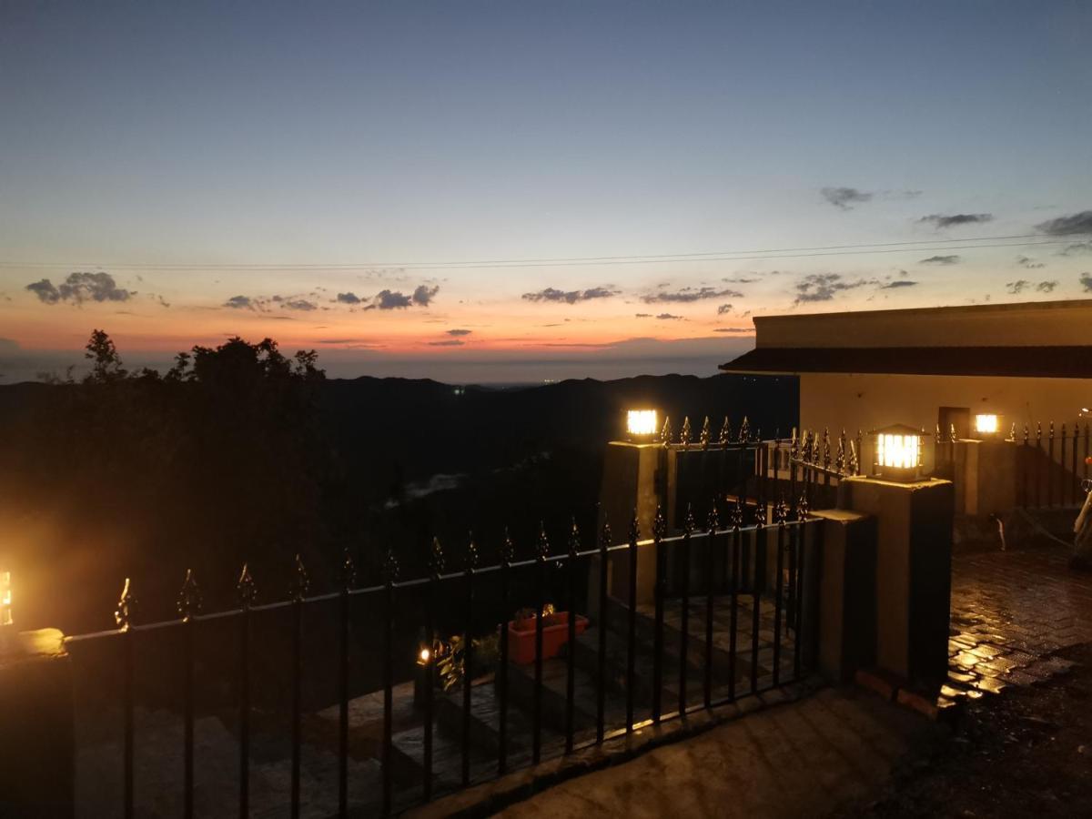 Villa By Mountain Homes- Lansdowne Luaran gambar